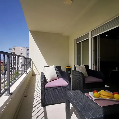 Karigo 6 Central Luxury Apartment