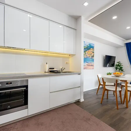 Karigo 6 Luxury Apartment Makarska