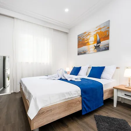 Karigo 6 Luxury * Makarska